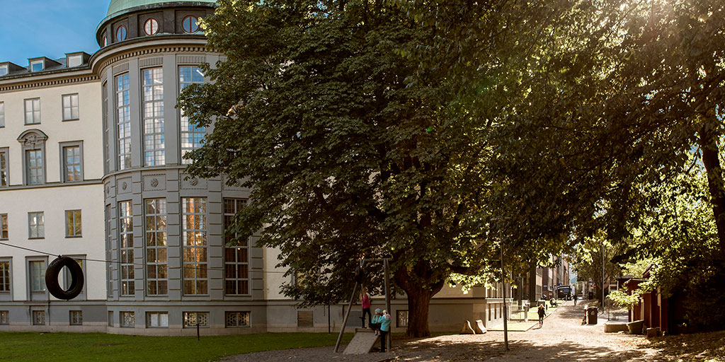 Stockholm School Of Economics - Stockholm School of Economics - A leading business school in Northern Europe. For more than a century, SSE has   educated talented women and men for leading positions within the businessÂ ...