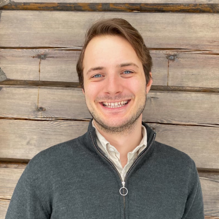 headshot of Gustav Groth