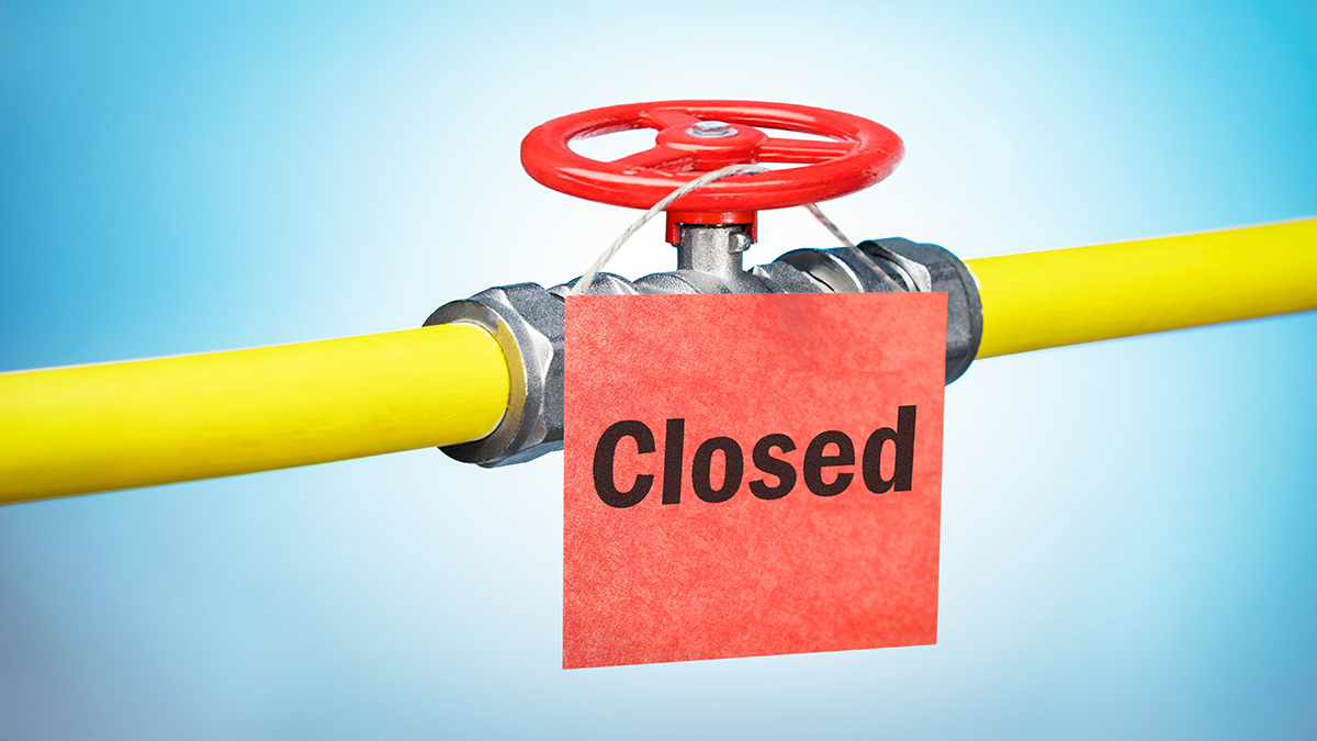 Gas pipe with closed valve.