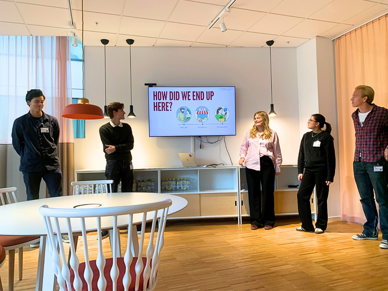 Students presenting in a workshop at ICA's head office