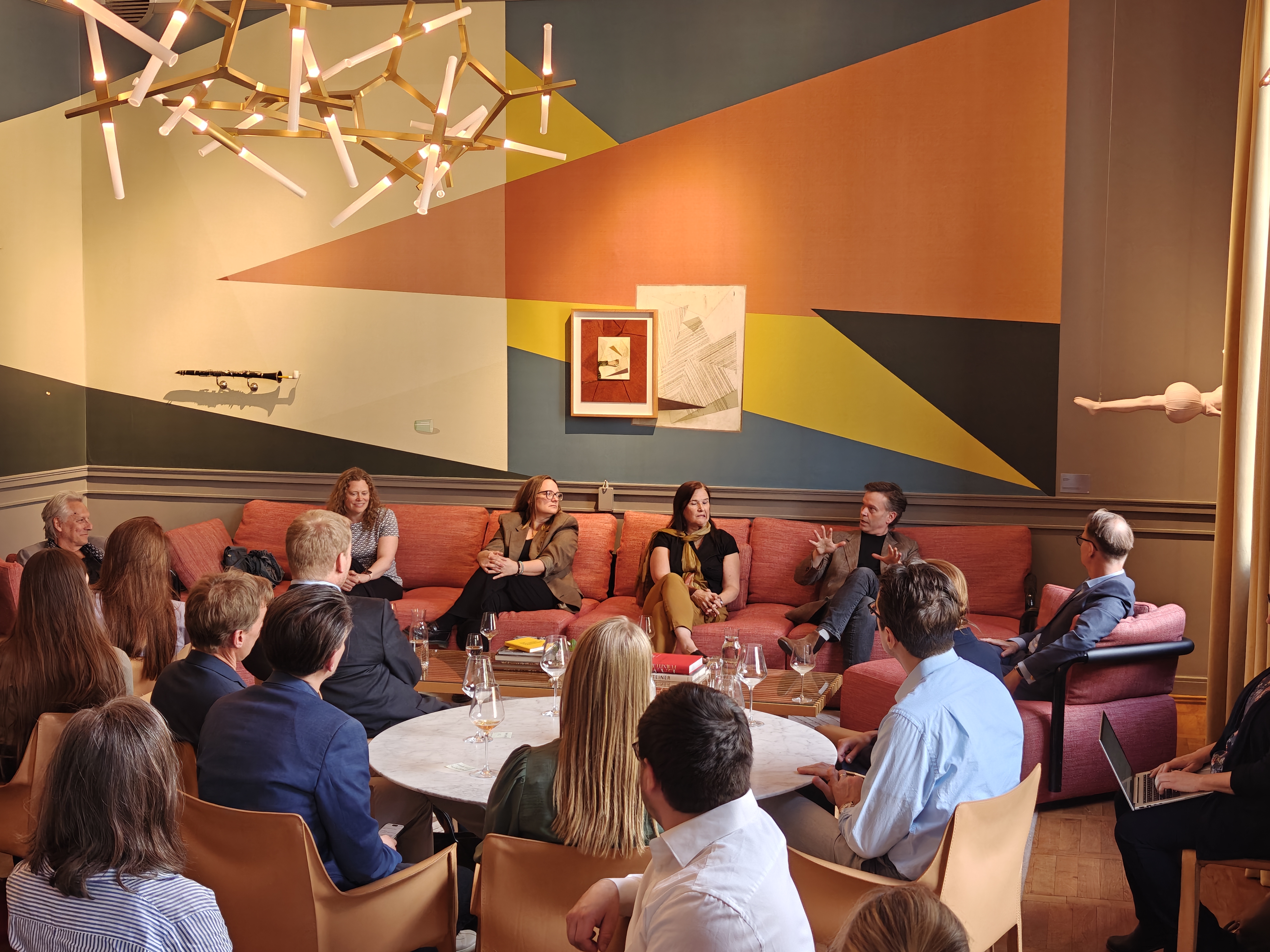 Discussion on US academics in Sweden