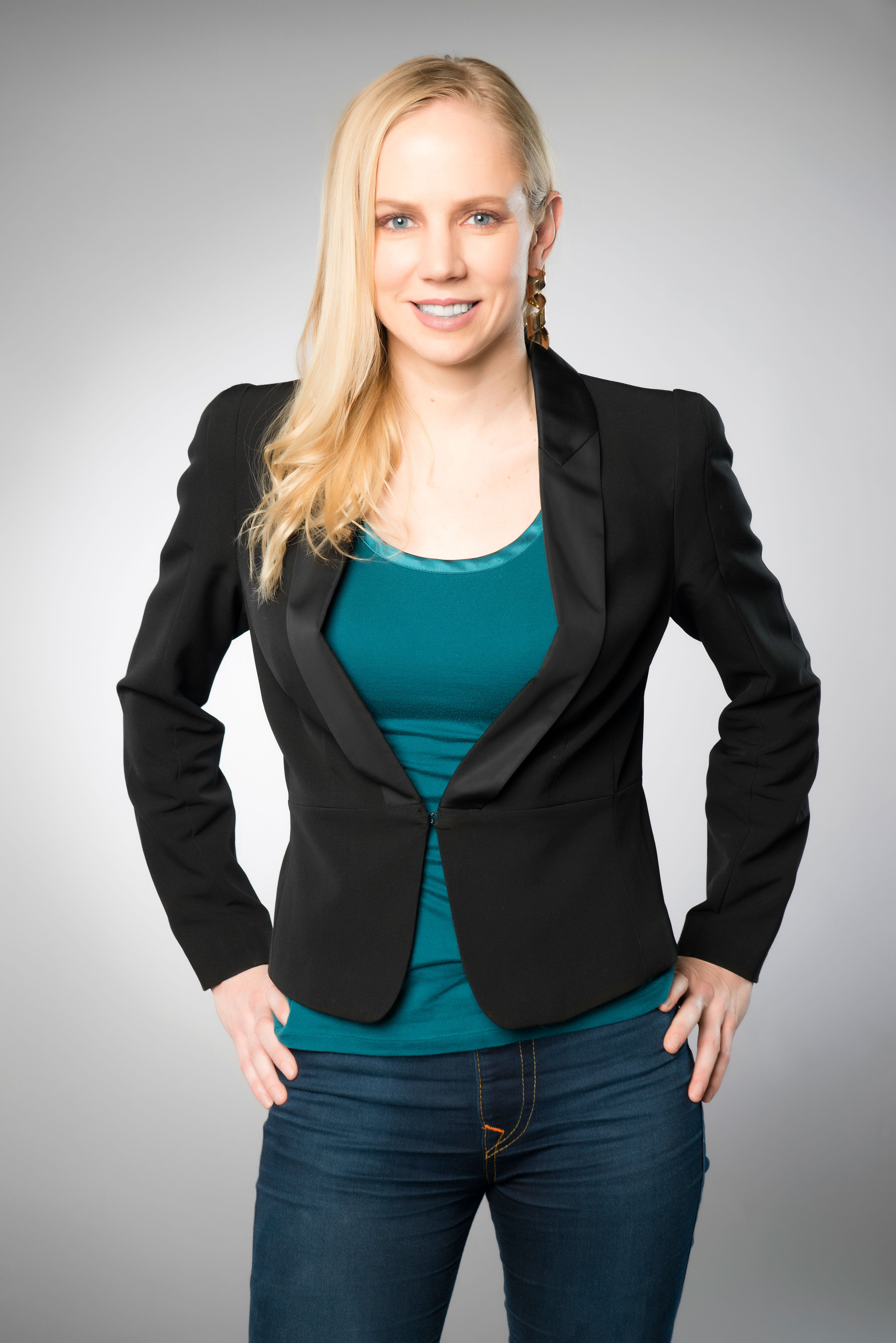 headshot of Amelie Mossberg