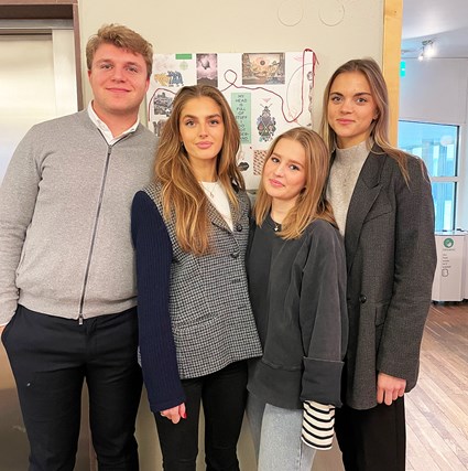 Picture of the Retail Management students Fabian Bevanda, Ebba Cedergren, Hannah Gustafsson, and Caroline Claesson in the Accenture Retail Club who won the Best Company Project 2022.