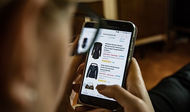 Amazon shopping with reviews.