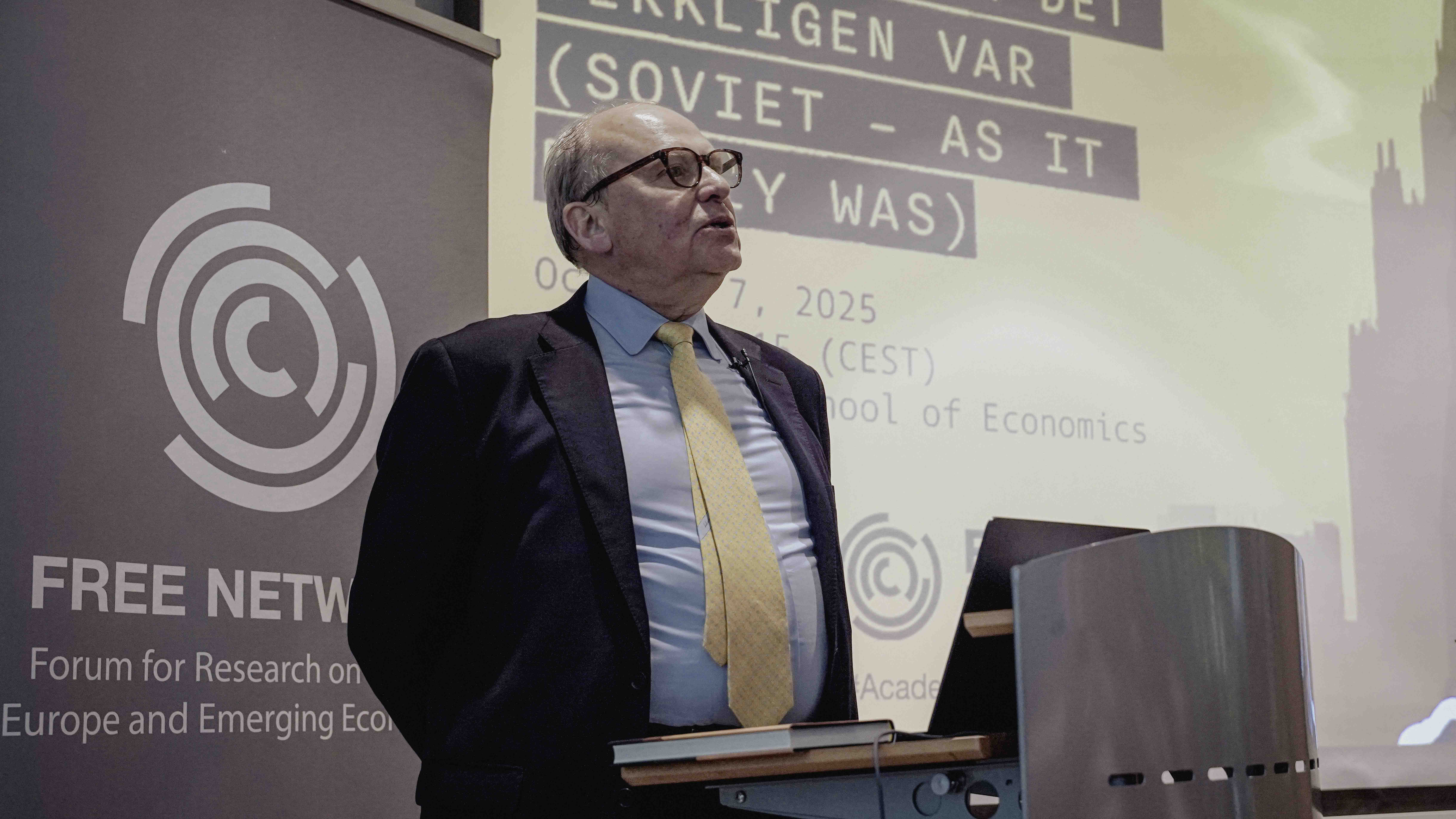 20251007-BookTalkWithAndersÅslund_LQ-03-Photo by Dominick Nilsson.jpg