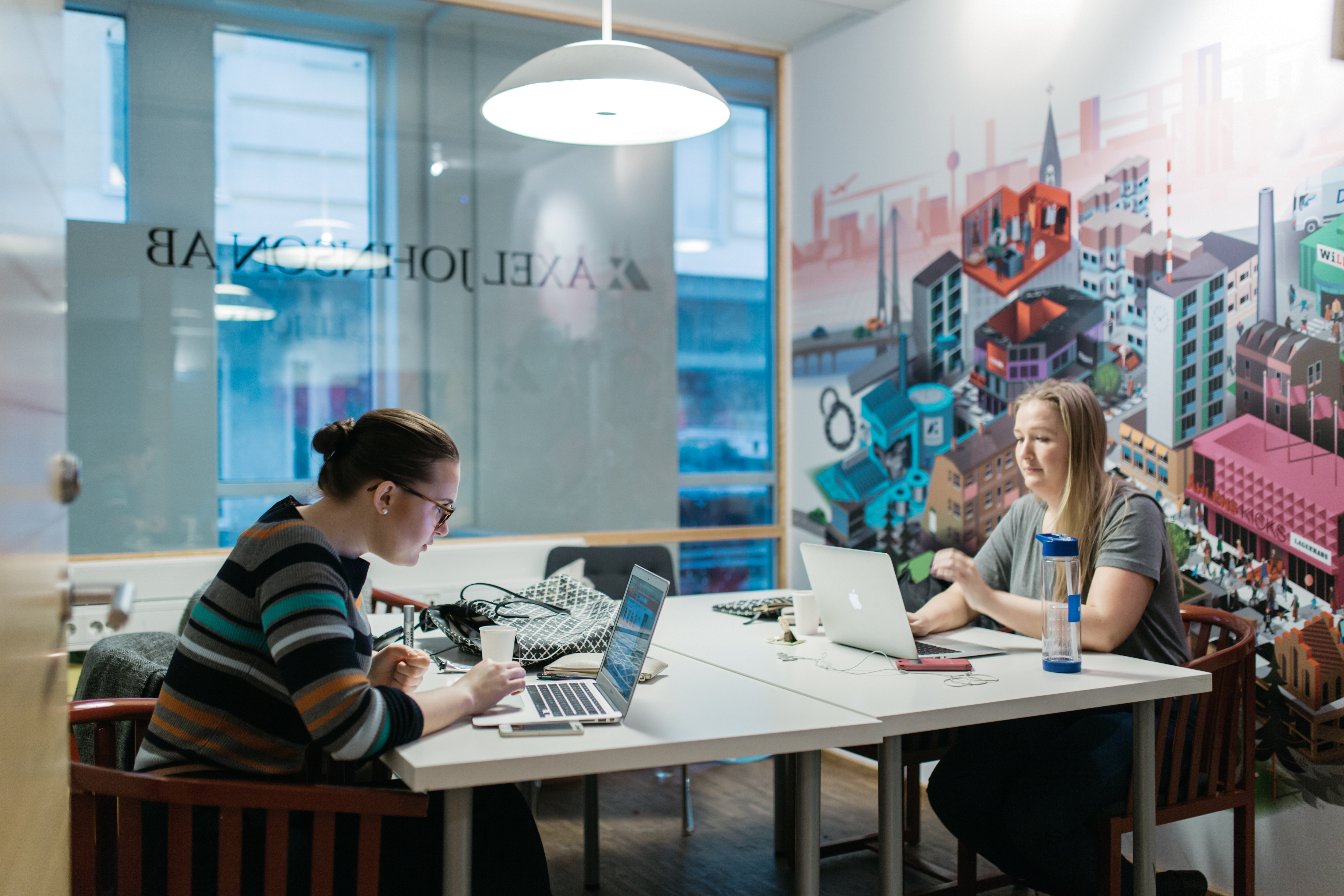 Students in one of SSE's retail program rooms