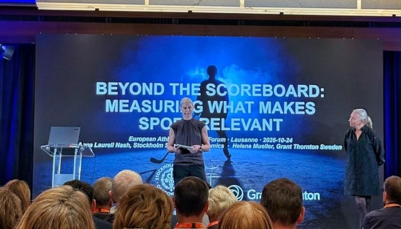 Anna Laurell Nash presenting