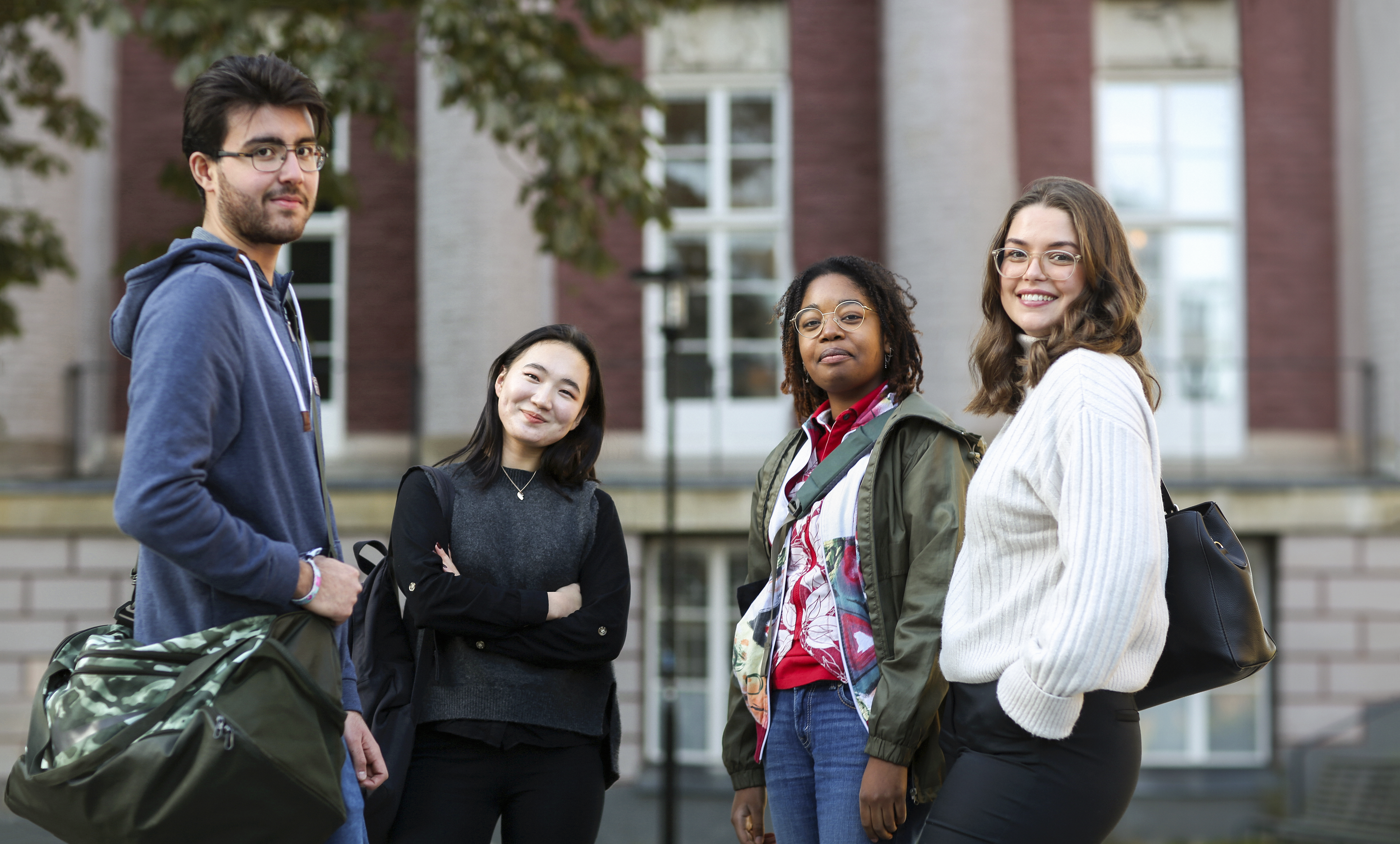 Students in the yard_Tomas Gunnarsson.jpg