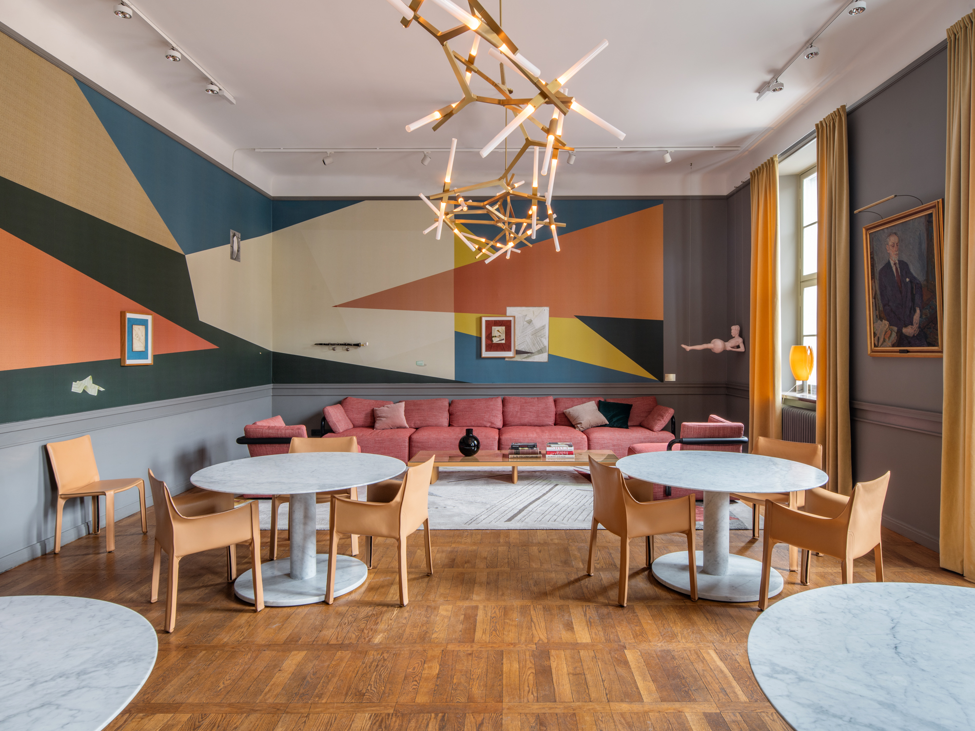 Chandelier Agnes by Lindsey Adelman installed in the heckscher ohlin room