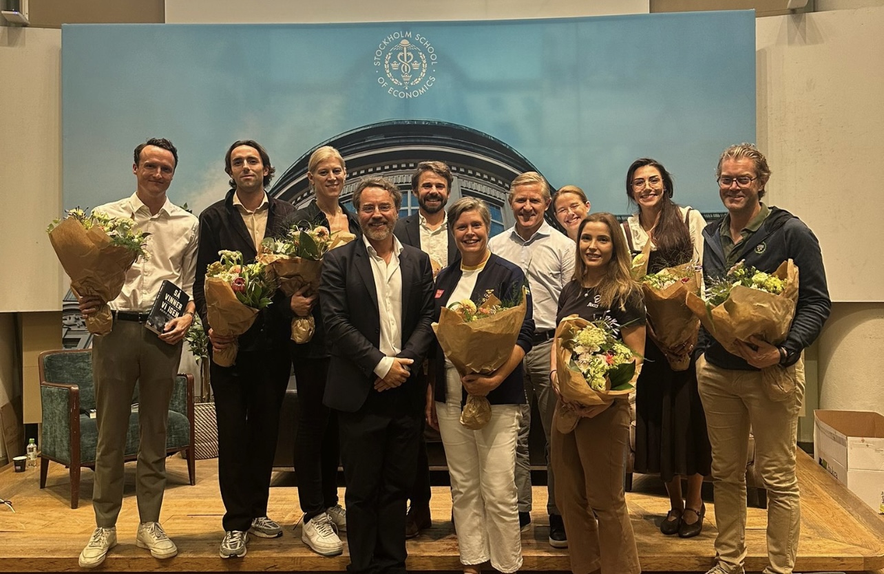 speakers  with flowers