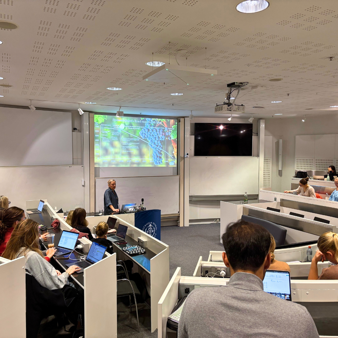 Susanna Westin, Sustainability Strategist at Systembolaget is holding a presentation at SSE.