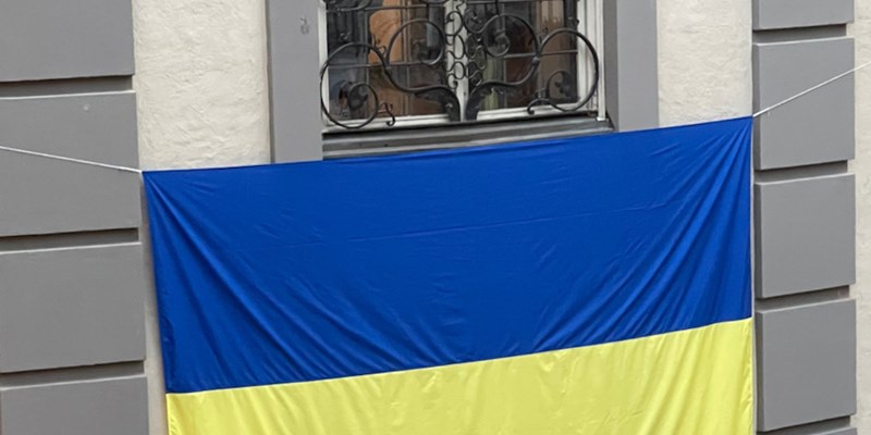 Close up of Jacob Dahlgren´s Ukrainian flag