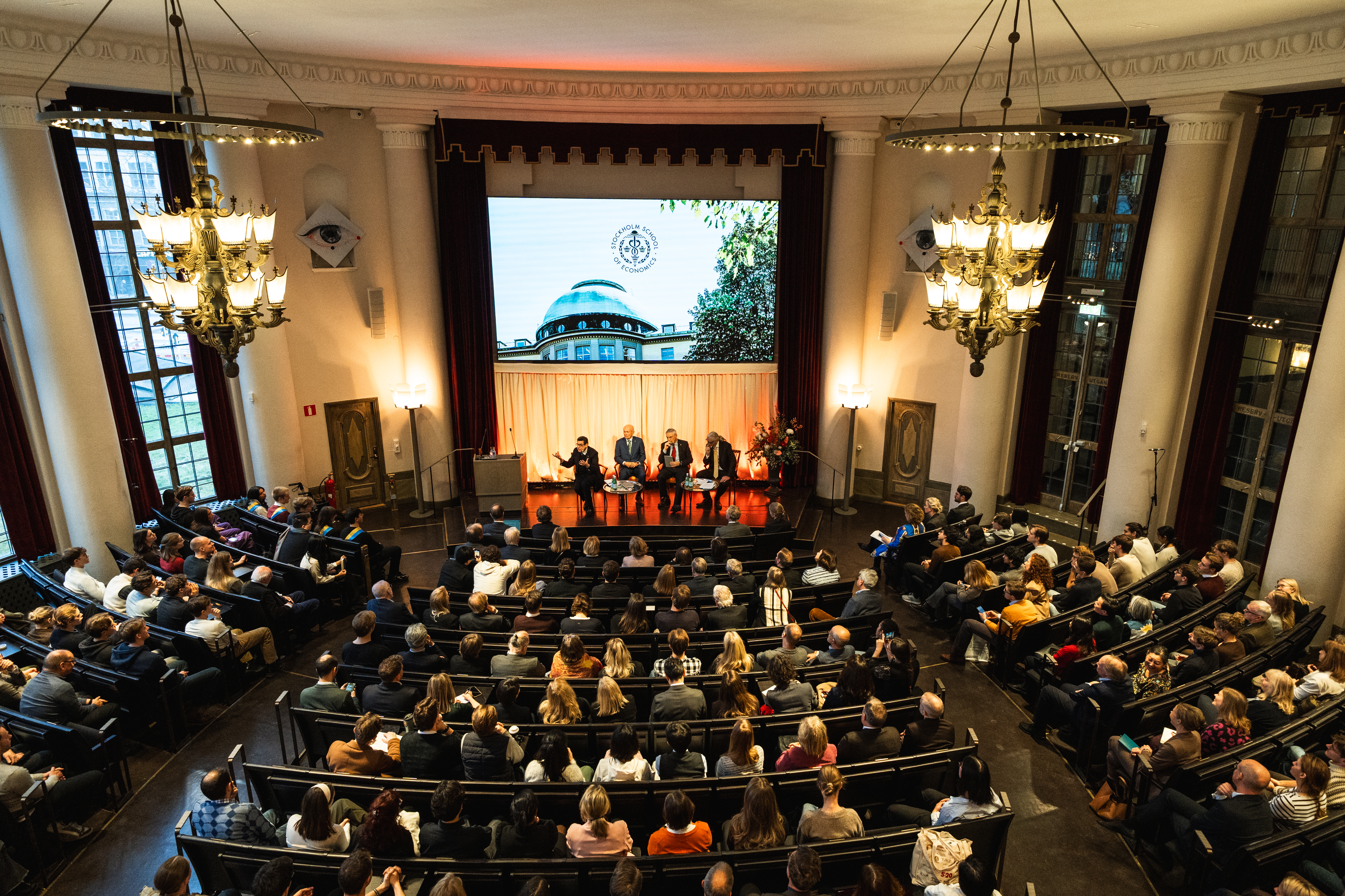 Aula Nobel discussion 2025