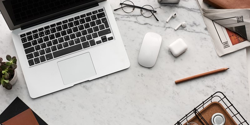 flatlay-display-of-electronics-next-to-eyeglases-3184454.jpg