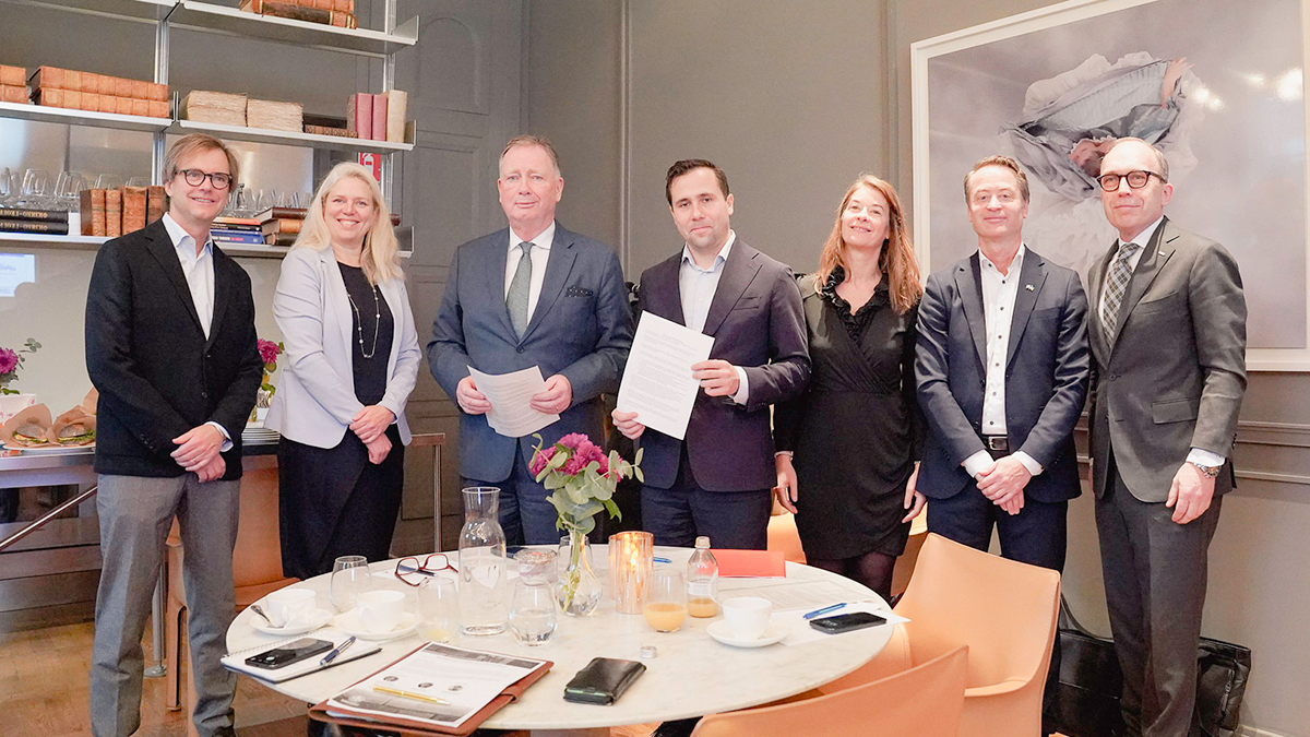 Photo of SITE's partners together with Finn Rausing, Benjamin Dousa, & Torbjörn Becker.