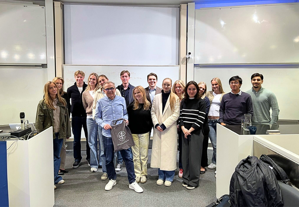 Arne B. Andersson, E-commerce Advisor at Svensk Handel is holding a presentation.