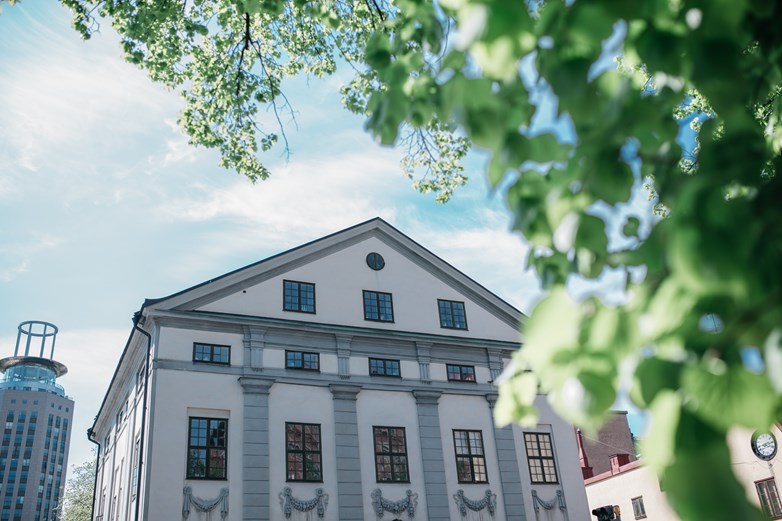 How should we evaluate performance in the public sector when so many outcomes depend on factors beyond local control? A new study from the Center for Municipality Governance at the Stockholm School of Economics, published in The Accounting Review, one of the world's top three accounting journals, explores this question through the lens of the "controllability principle".