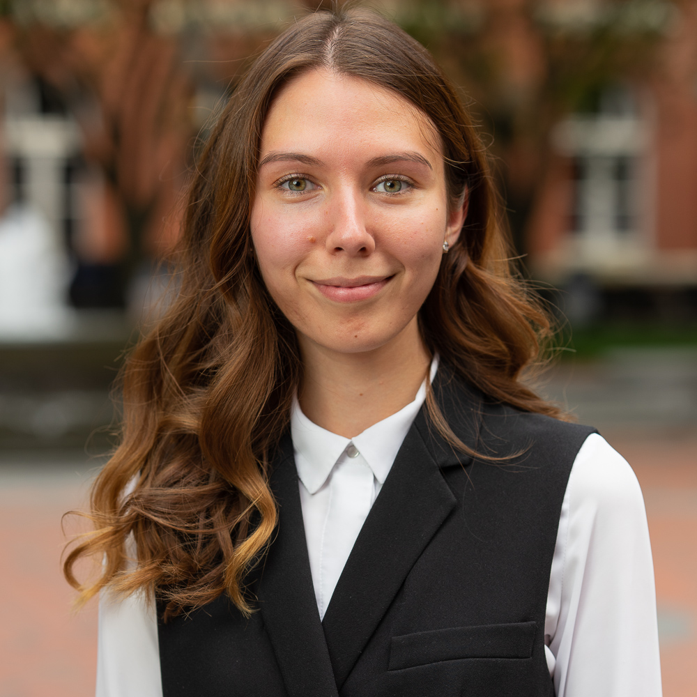 headshot of Diana mustafina