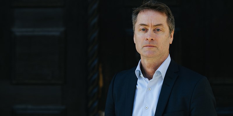 Torbjörn Becker in front of SSE main entrance.