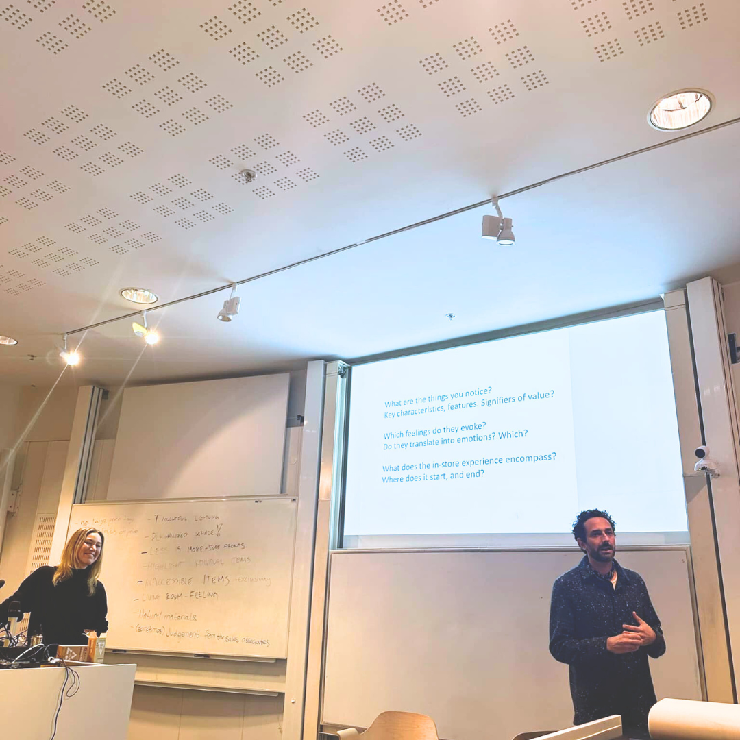 Charlotte Kjellstrand (Founder DOG Sthlm), SSE alumni, and Emanuele Stamuli (Founder and CEO Stamuli AB)  hold a workshop