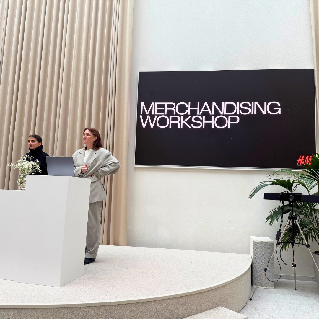 Giulia Passaro and Josefin Edman from H&M's Regional Merchandising team presenting the workshop
