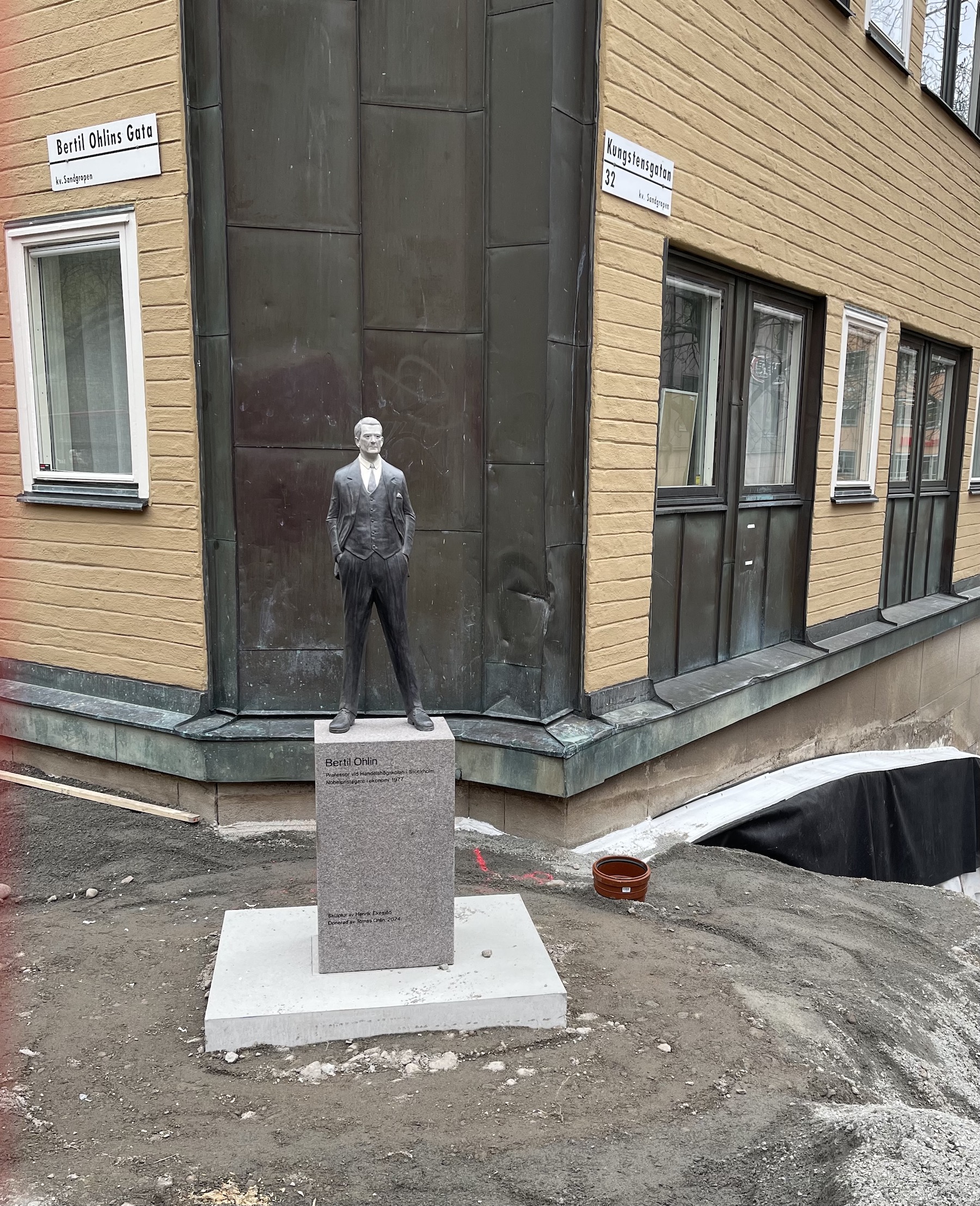 The Bertil Ohlin sculpture