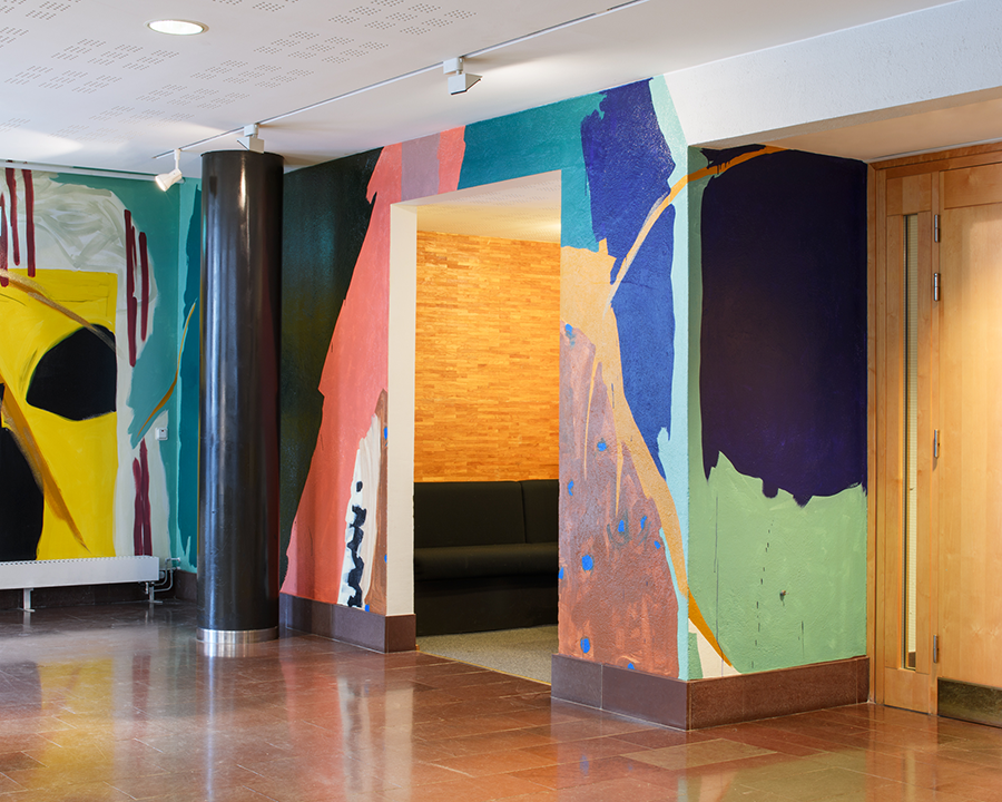 Part of Elisabeth Frieberg's site-specific mural Notes, Vihamanaafushi, Indian Ocean (2023) at Center for Retailing. Photo: Mikael Olsson