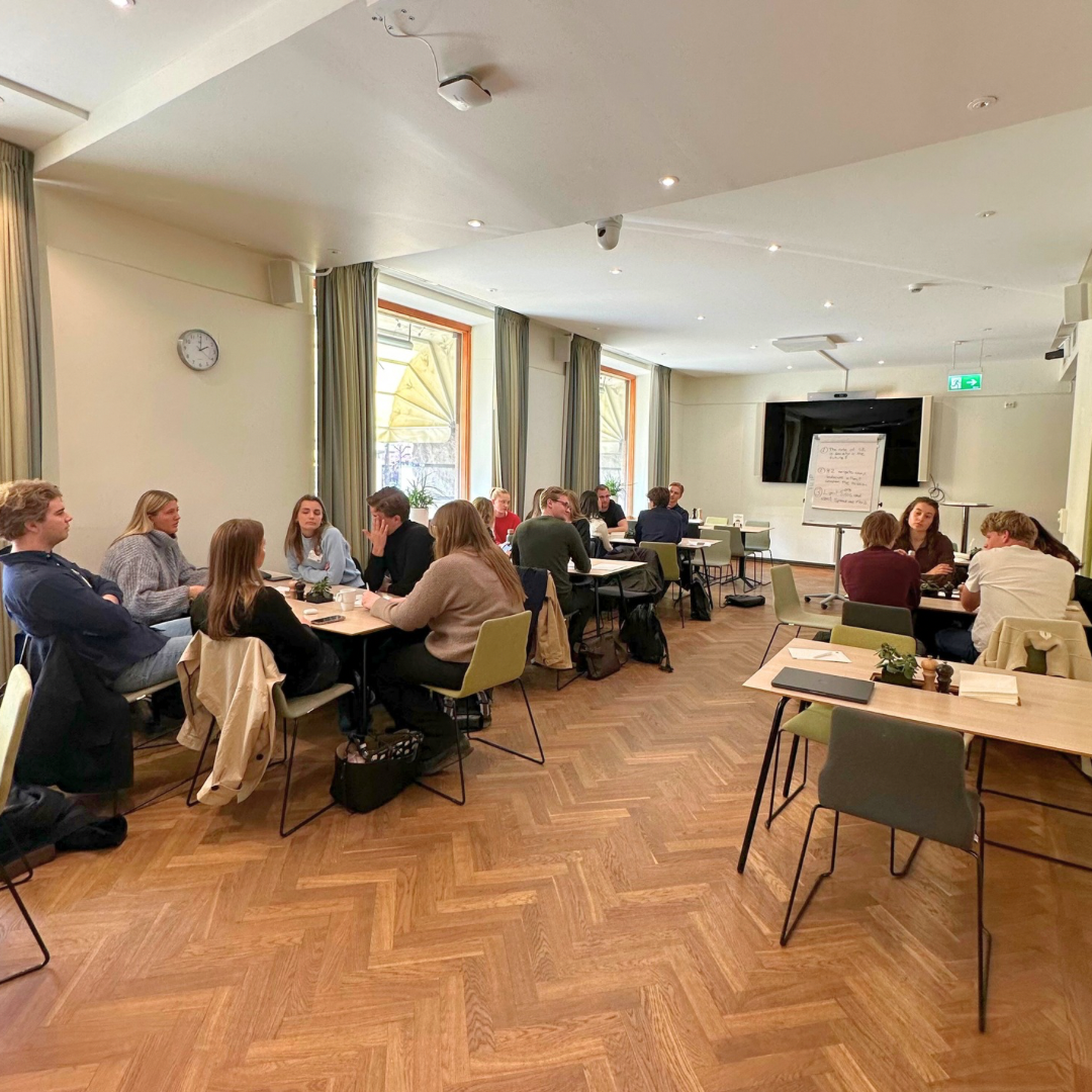 Students working on separate places in a workshop at Systembolaget HQ.