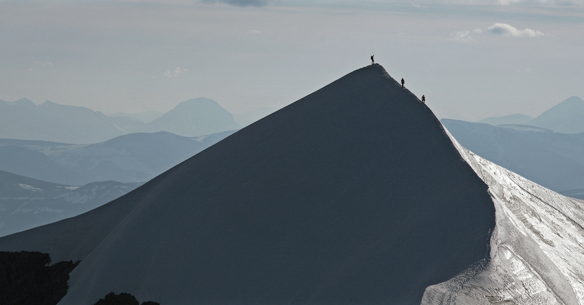 Still from Hanna Ljungh's film I Am Mountain, showing the peak of Kebnekaise